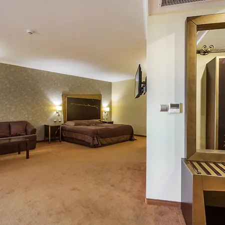 Festa Via Pontica 호텔