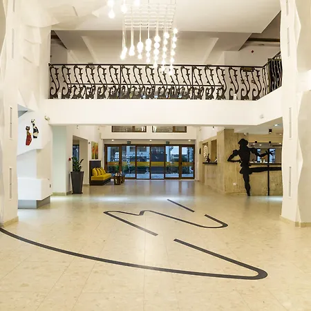 Festa Via Pontica 4* 포마리