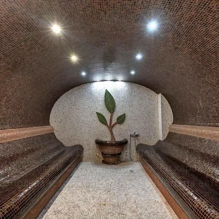 Festa Via Pontica 호텔 4*