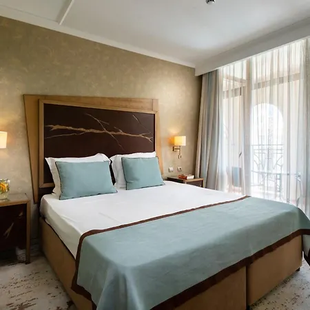 Festa Via Pontica 4*