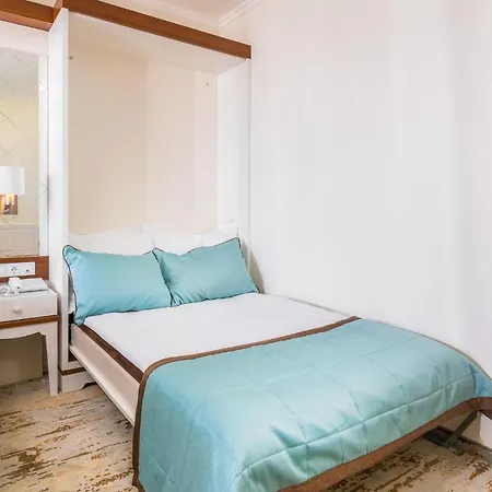Hotel Festa Via Pontica 4*