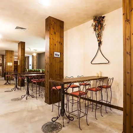 Festa Via Pontica 호텔 포마리